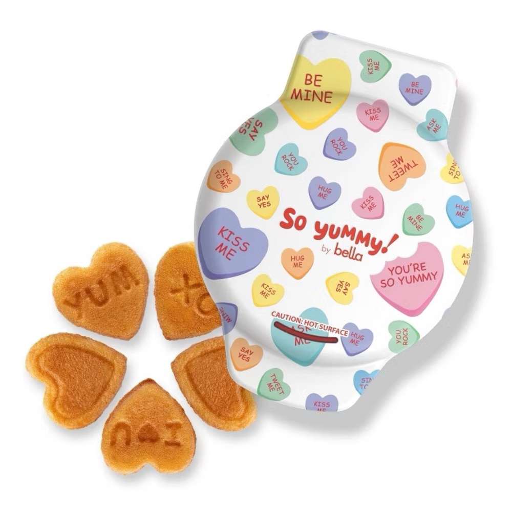 So Yummy by bella nwt Valentine's Mini Waffle Maker Hearts